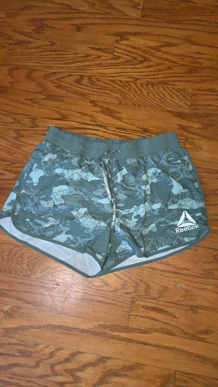 Reebok Active Women's Running Athletic Shorts Green Camo Print Size L